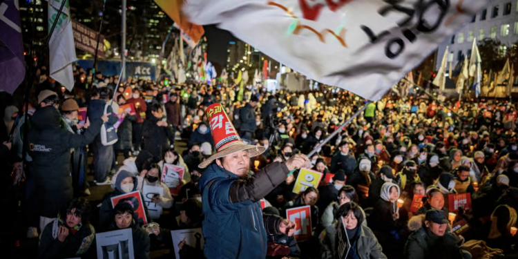 가디언 “한국, 위기와 회복의 서사 통해 더 성숙”